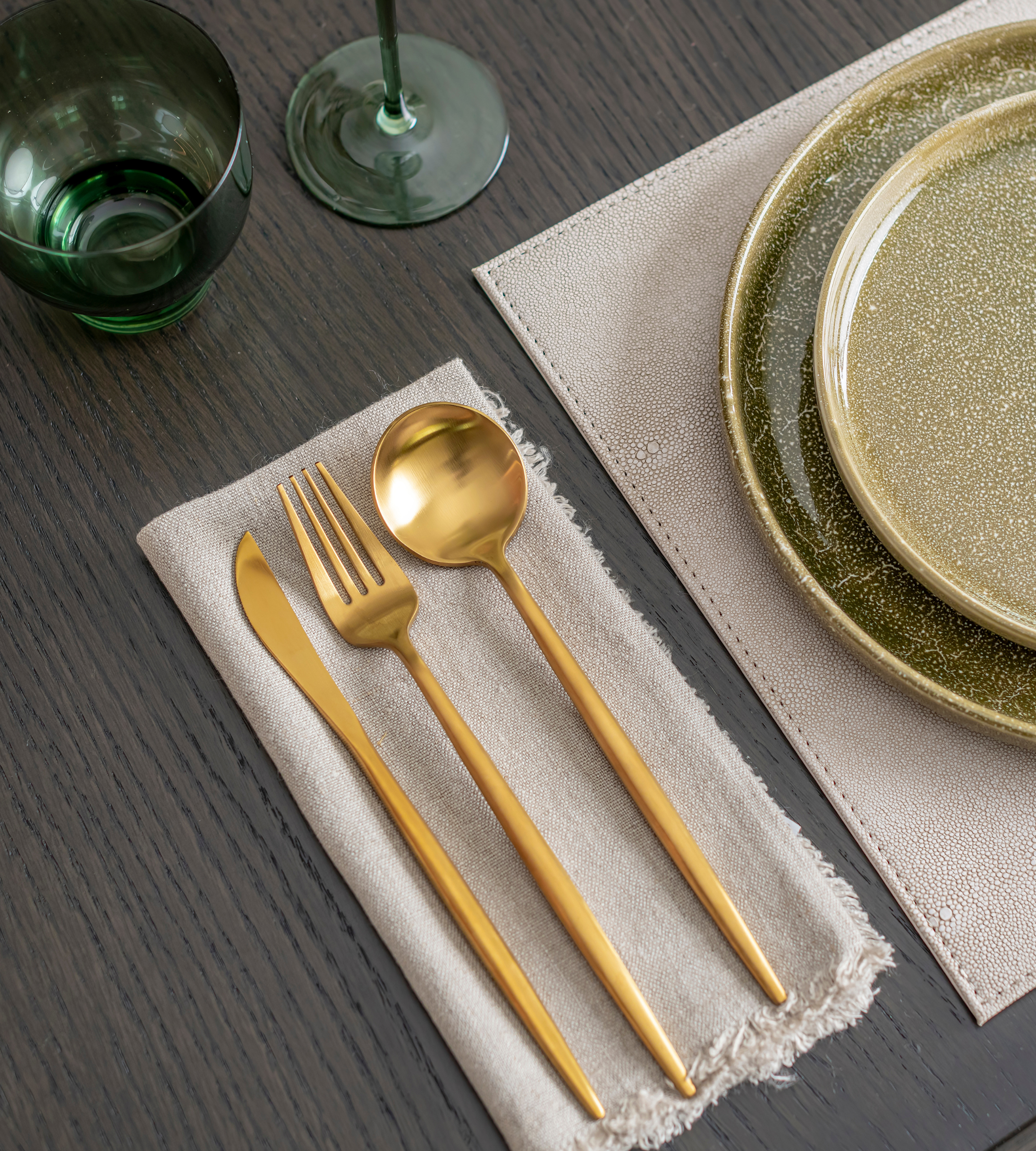 16 Piece Gold Cutlery Set in Gift Box