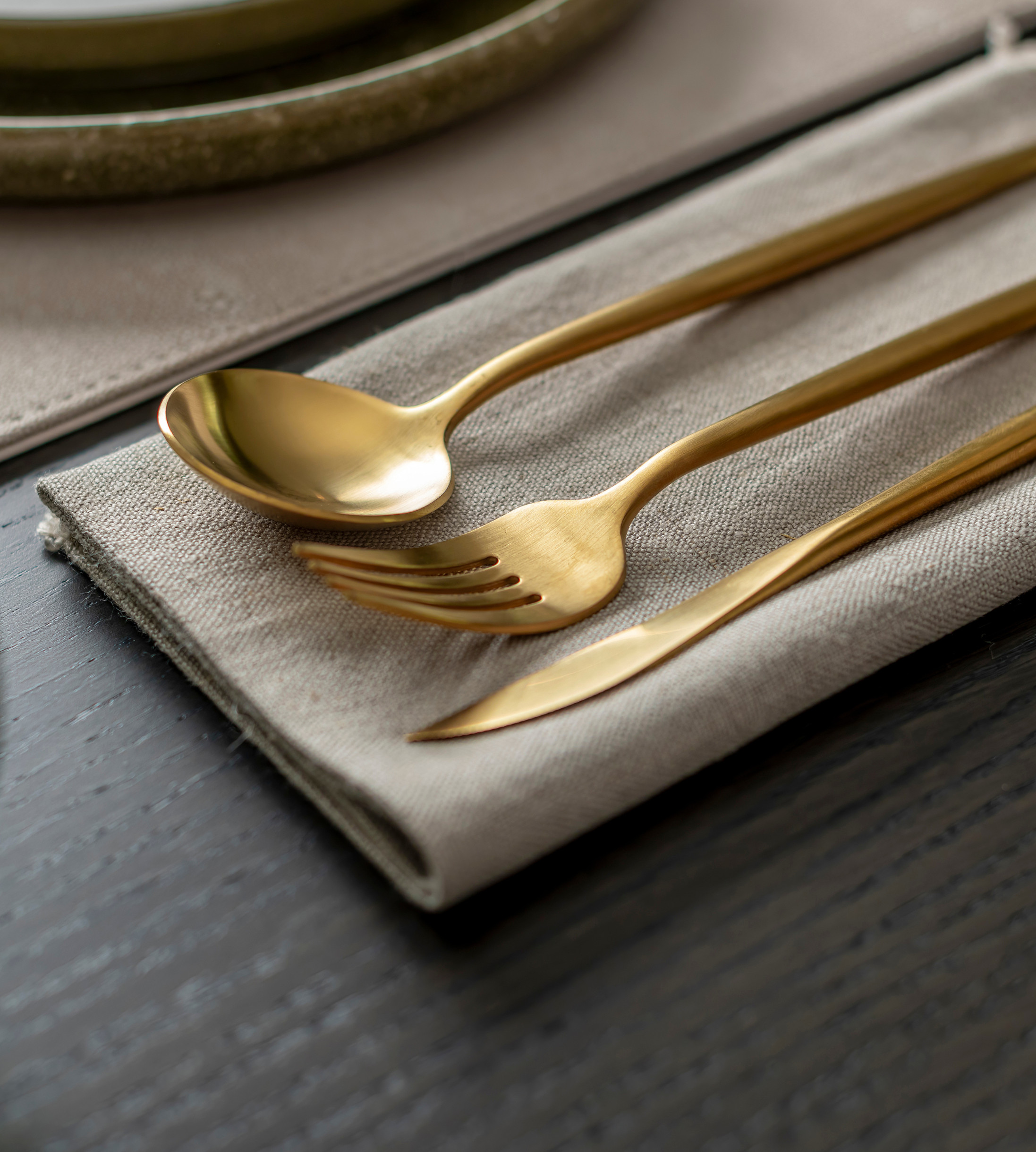 16 Piece Gold Cutlery Set in Gift Box