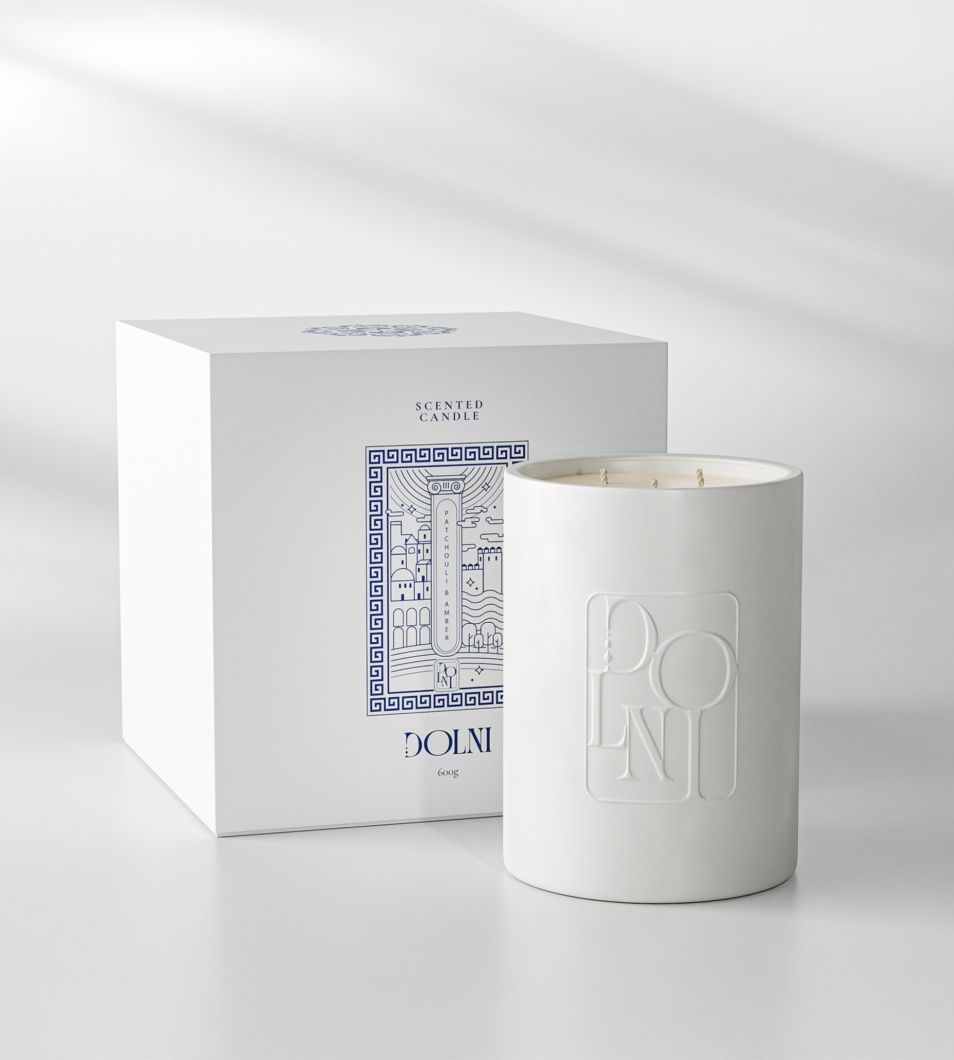 Dolni Large White Ceramic 600g Amber & Patchouli Candle