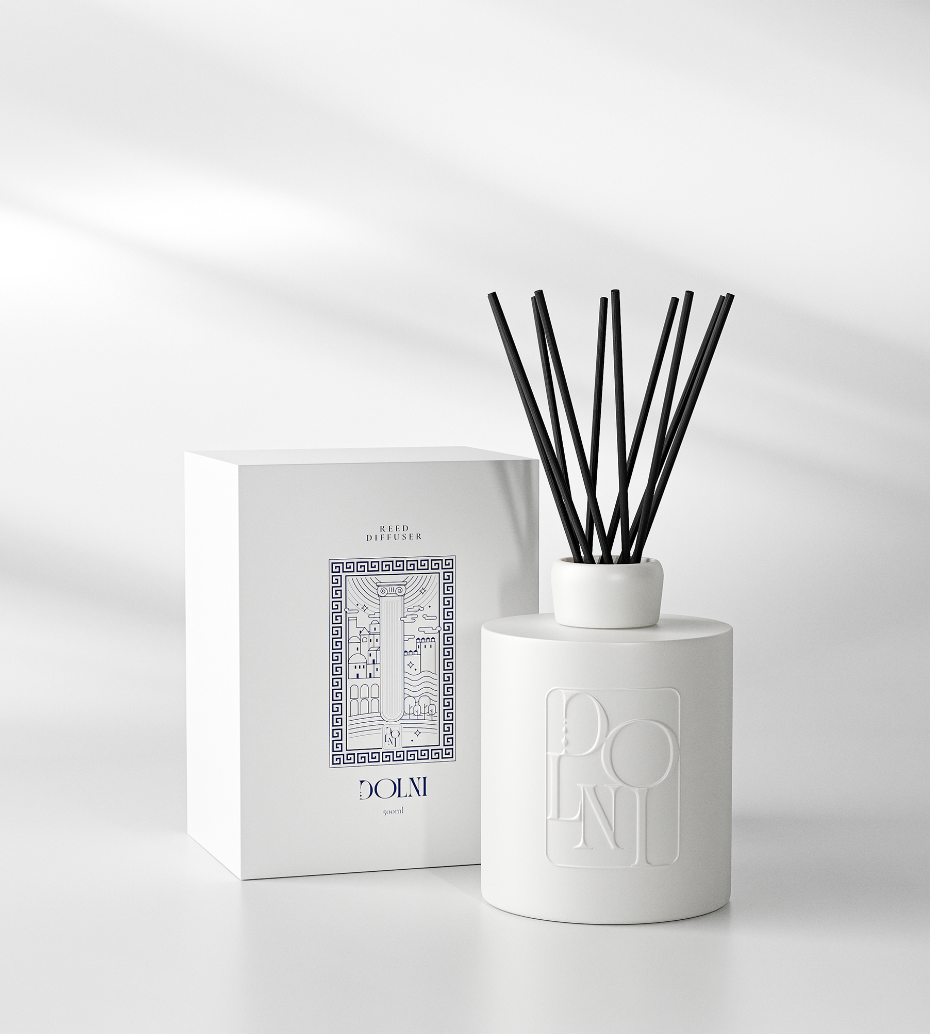 Dolni Large White Ceramic Blackberry Oud 500ml Reed Diffuser