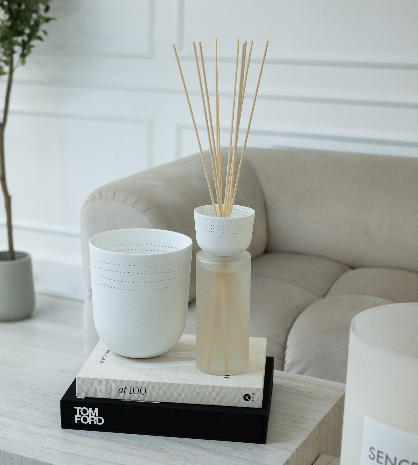 Basilicum Frosted White Reed Diffuser 1200ml