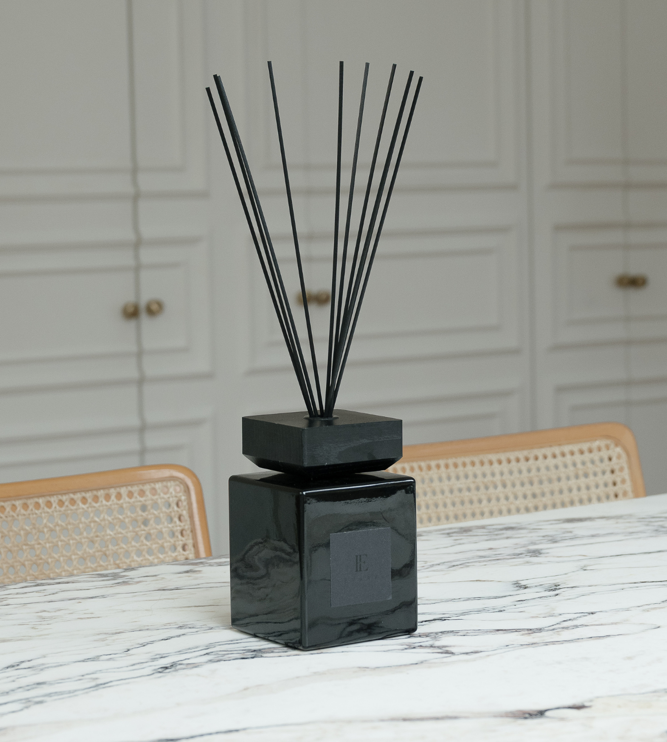Evara Fresh Fig Solid Black Reed Diffuser Set - 1000ml