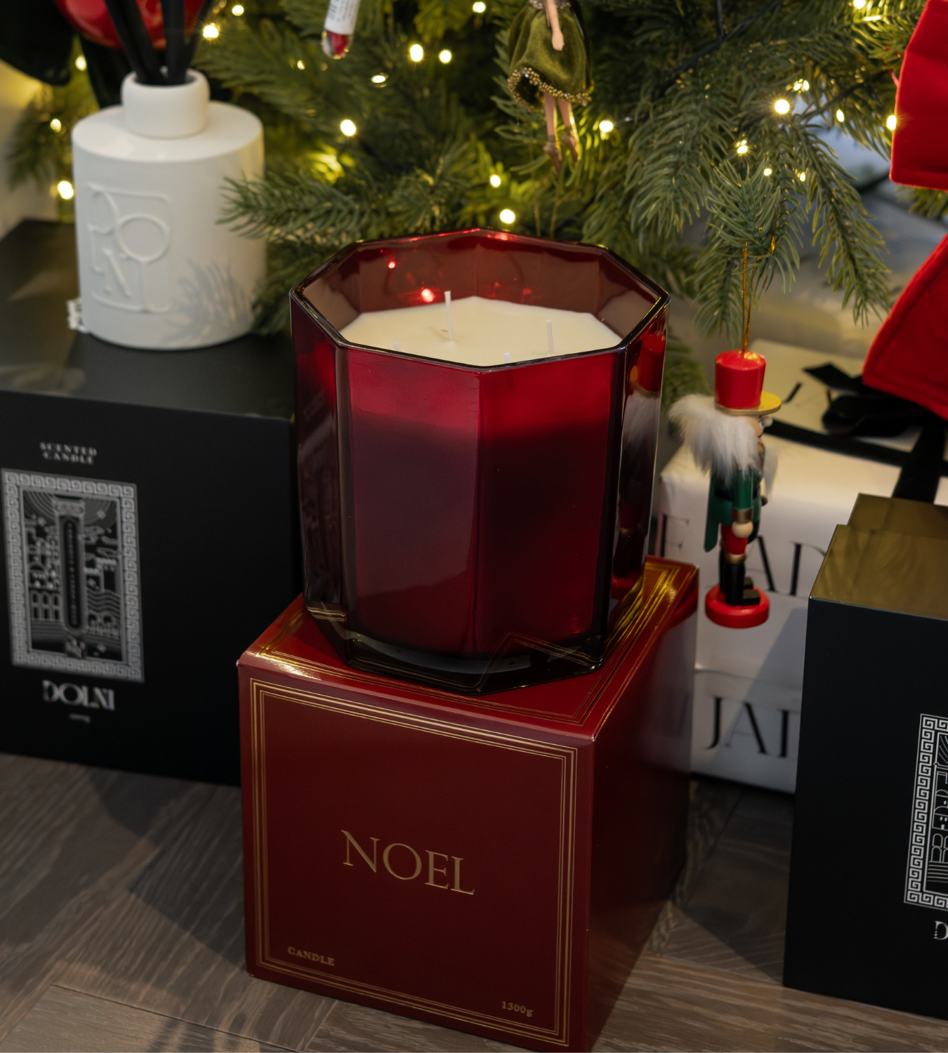 Noel Crimson Candle
