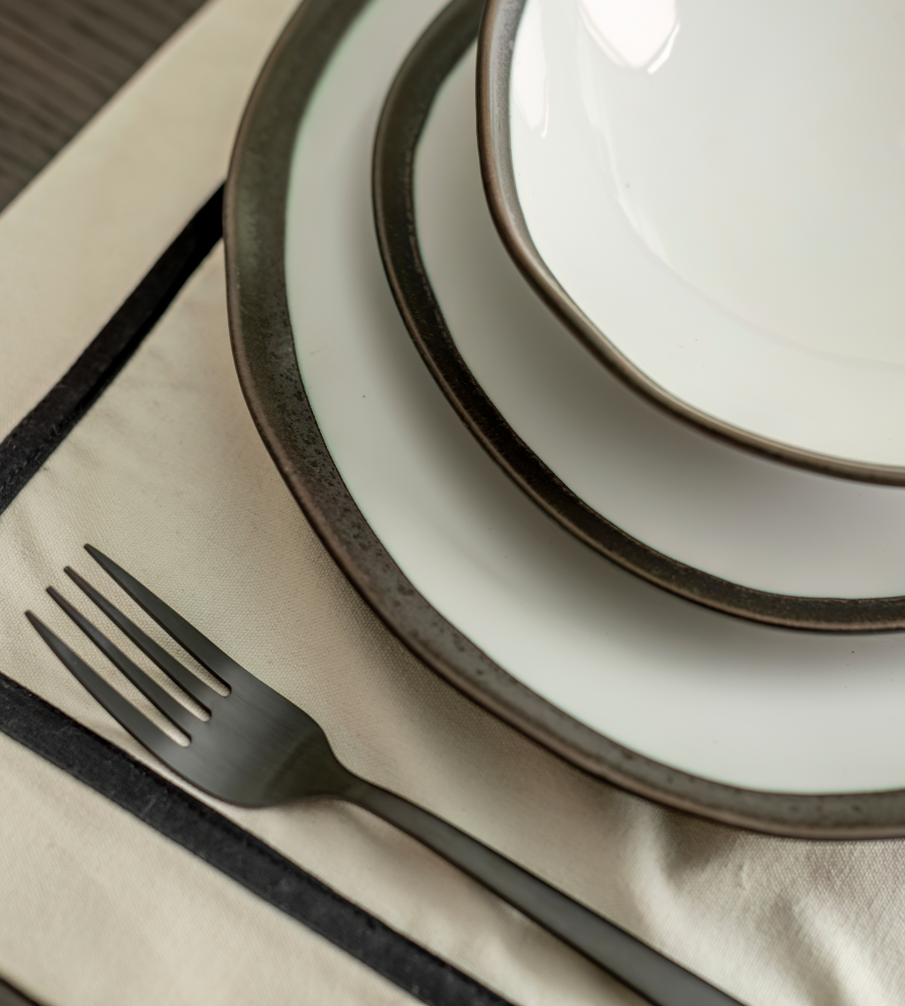 Set of 4 Black Border Cotton Placemats