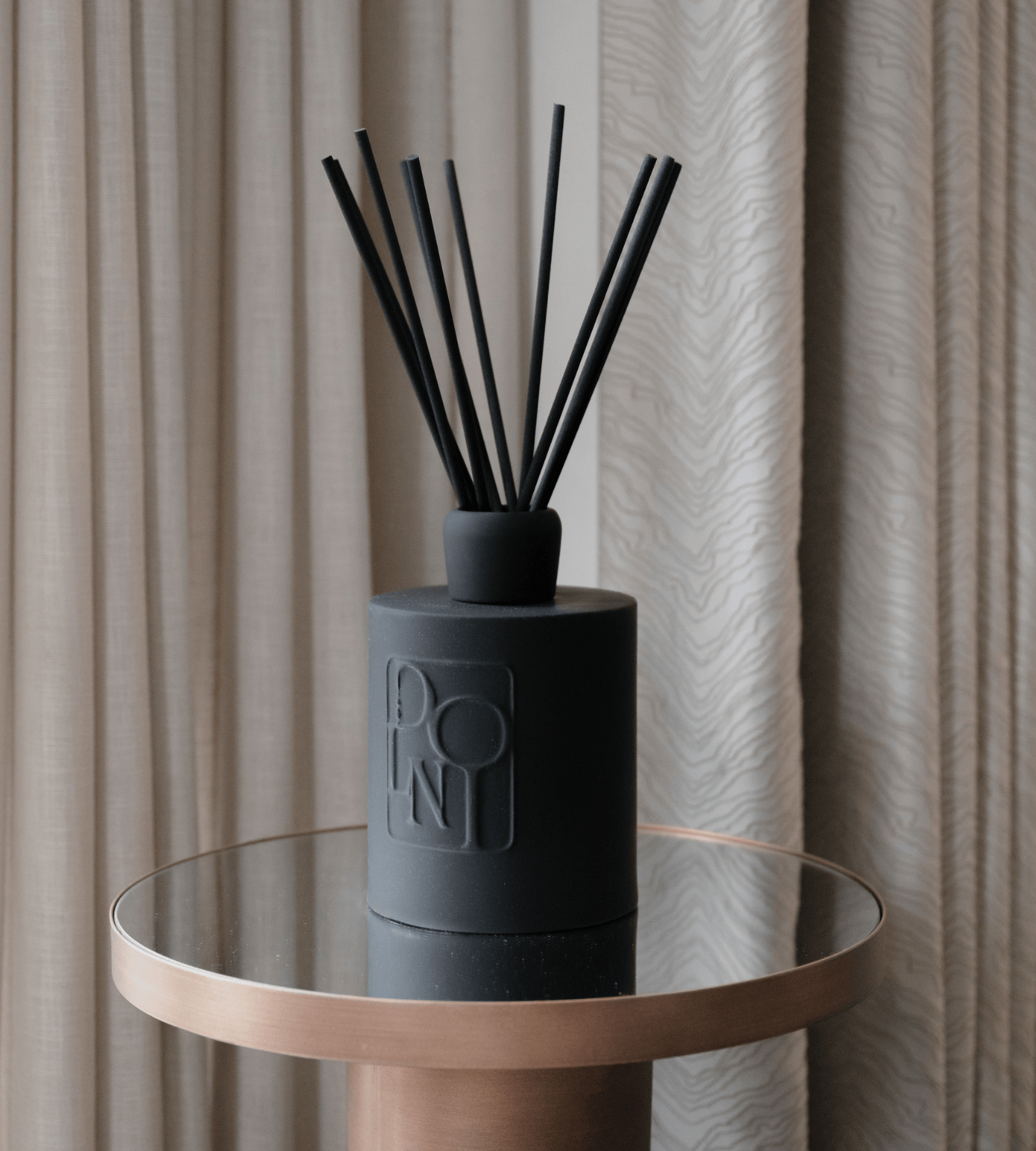 Dolni Extra Large Black Ceramic Rodí Noir Reed Diffuser