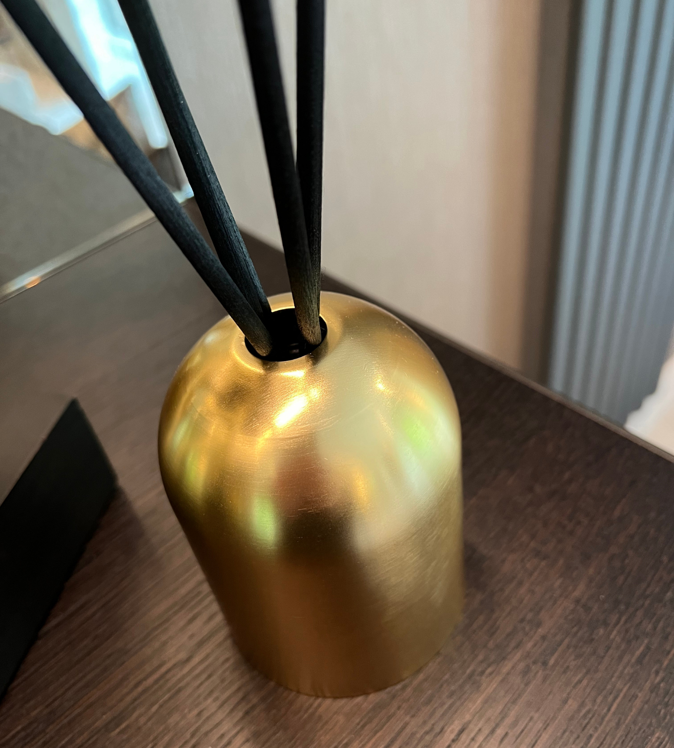 'White Sandalwood' Matte Gold Reed Diffuser