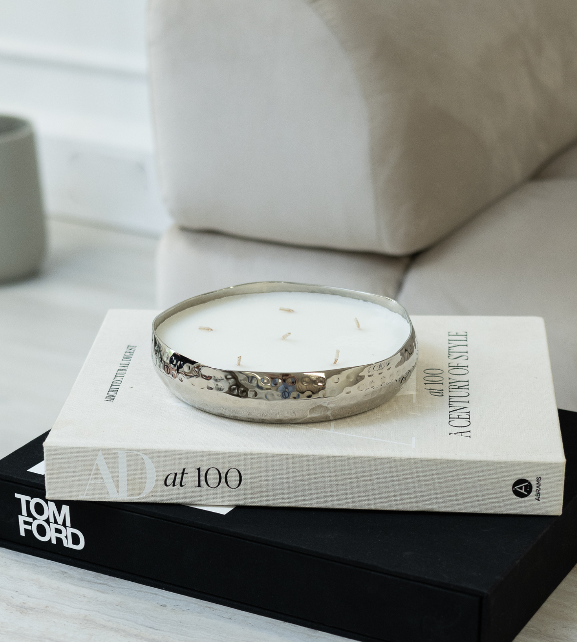 Small Silver Tuberose Candle in Gift Box