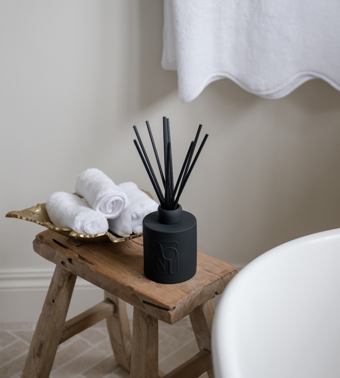 Dolni Large Black Ceramic Rodí Noir 500ml Reed Diffuser