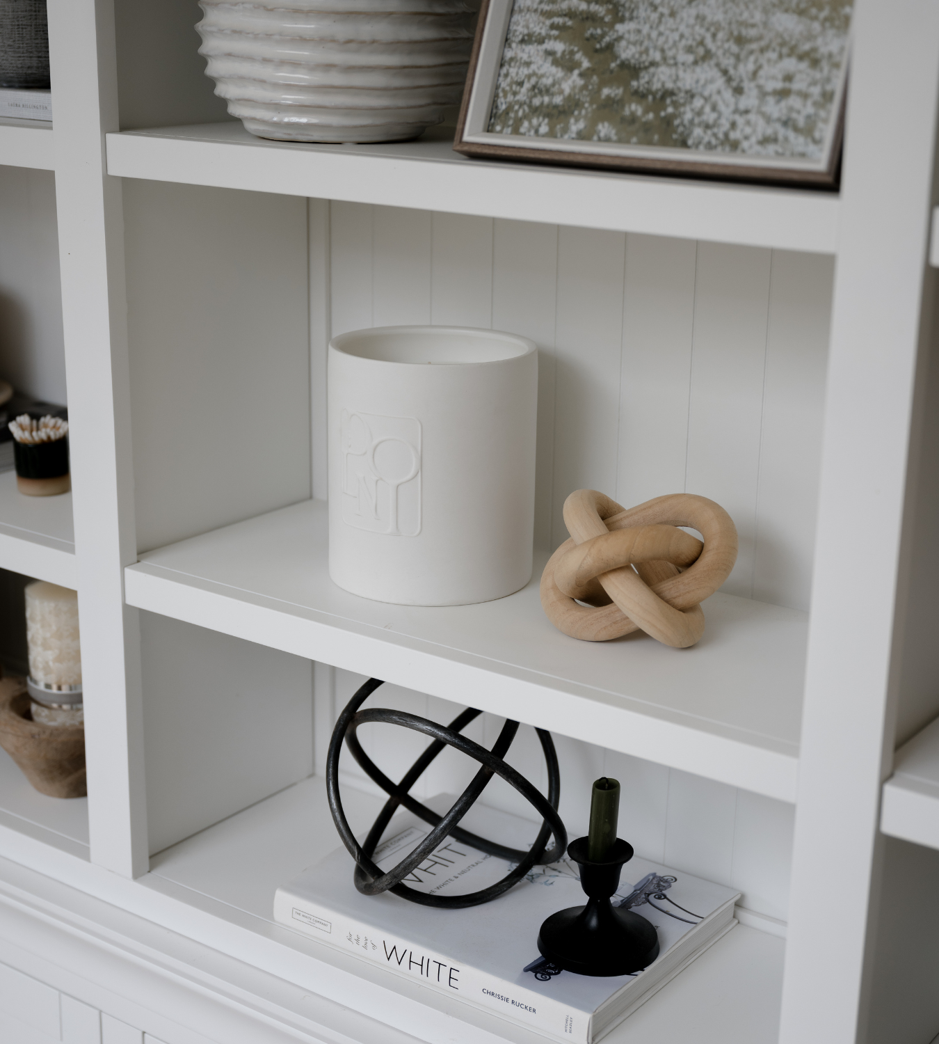 Dolni XL White Ceramic 2200g Amber & Patchouli Candle