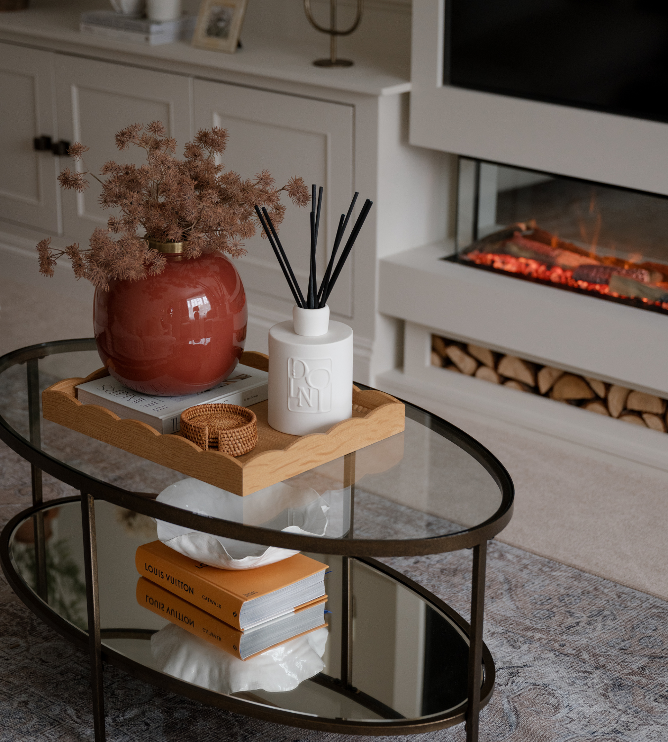 Dolni Extra Large White Ceramic Blackberry Oud Reed Diffuser