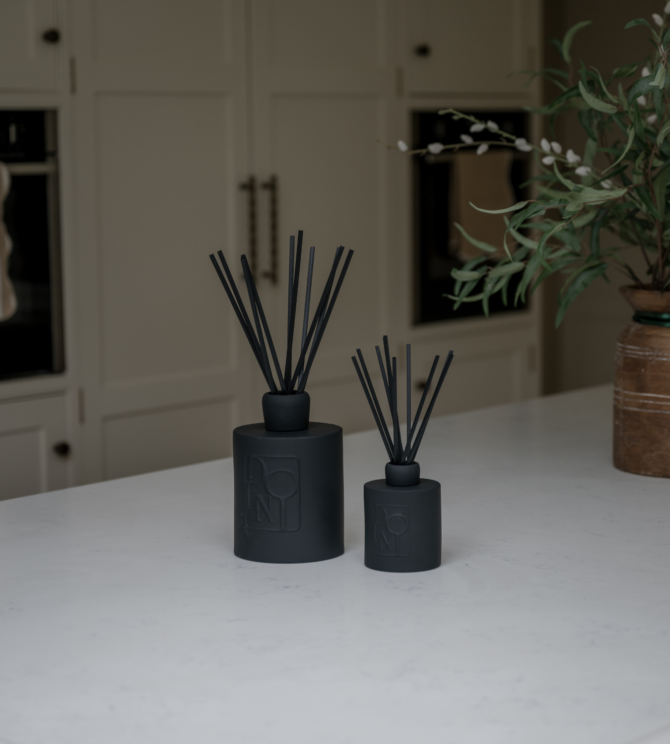 Dolni Extra Large Black Ceramic Rodí Noir Reed Diffuser