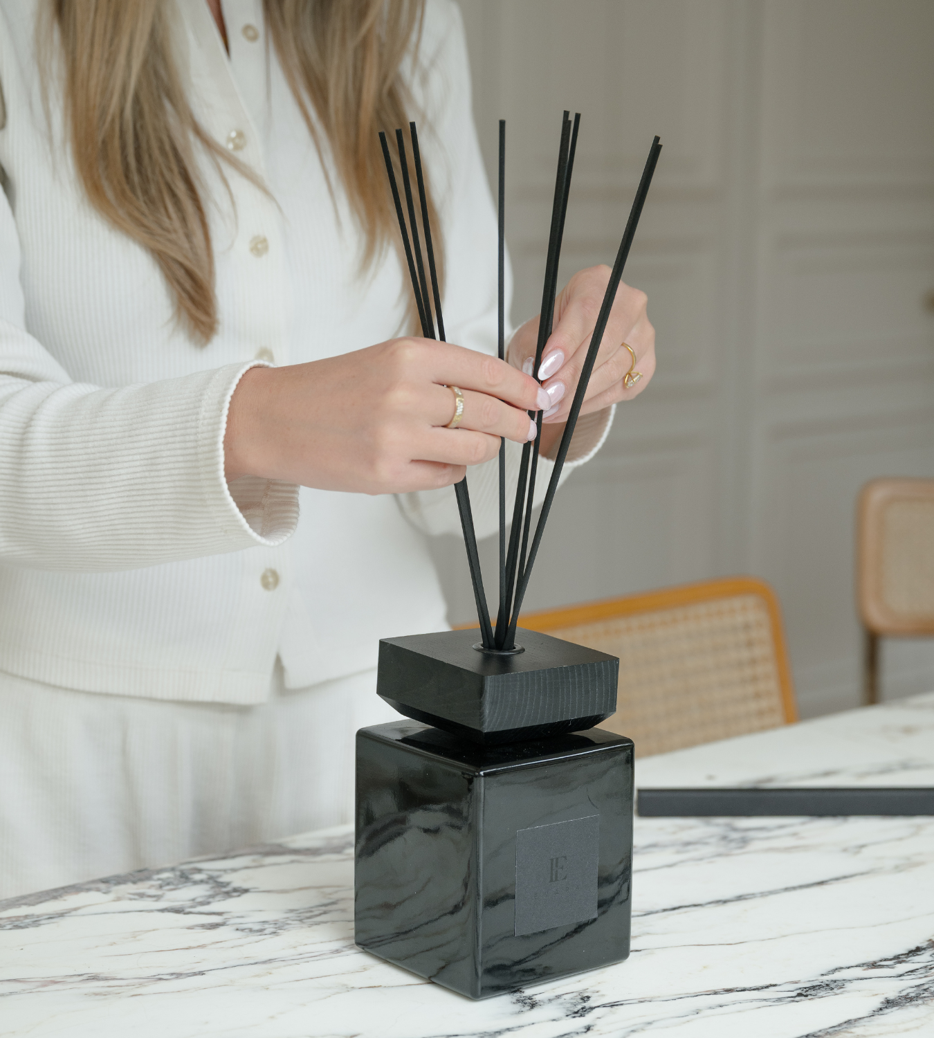 Evara Fresh Fig Solid Black Reed Diffuser Set - 1000ml