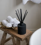 Dolni Black Signature Fragrance Set – 600g Candle & 500ml Reed Diffuser