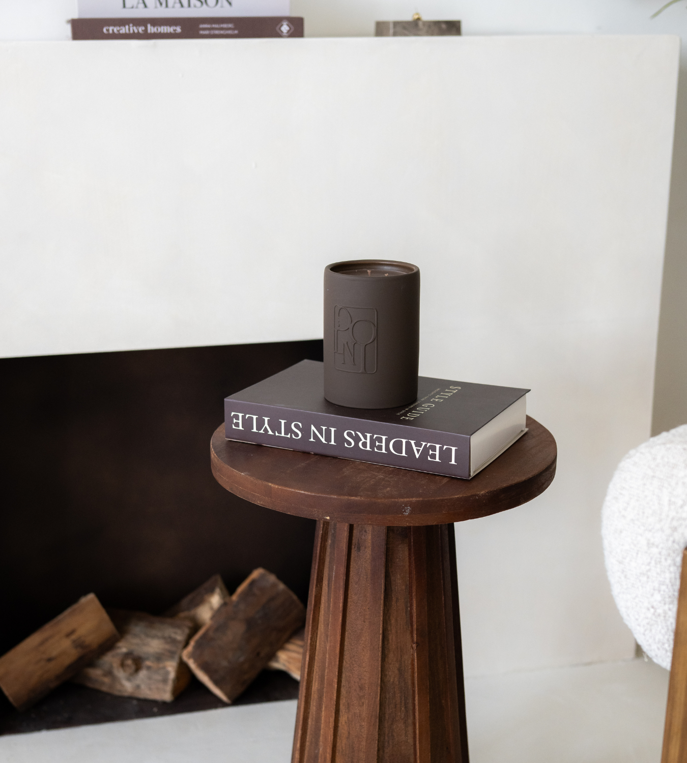 Dolni Large Brown Ceramic 600g Tobacco & Oud Candle