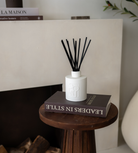 Dolni Large White Ceramic Blackberry Oud 500ml Reed Diffuser