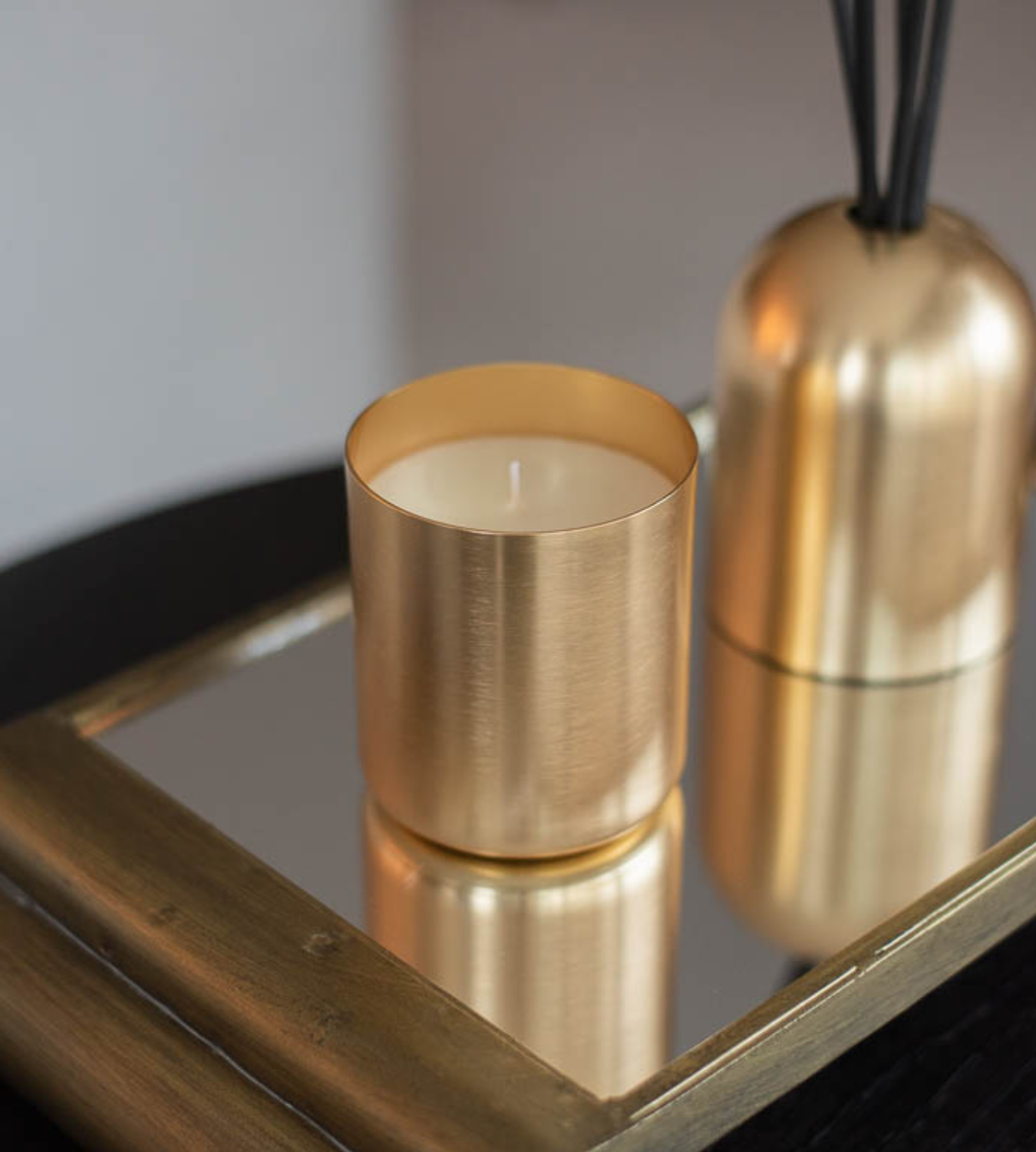 'White Sandalwood' Matte Gold Candle