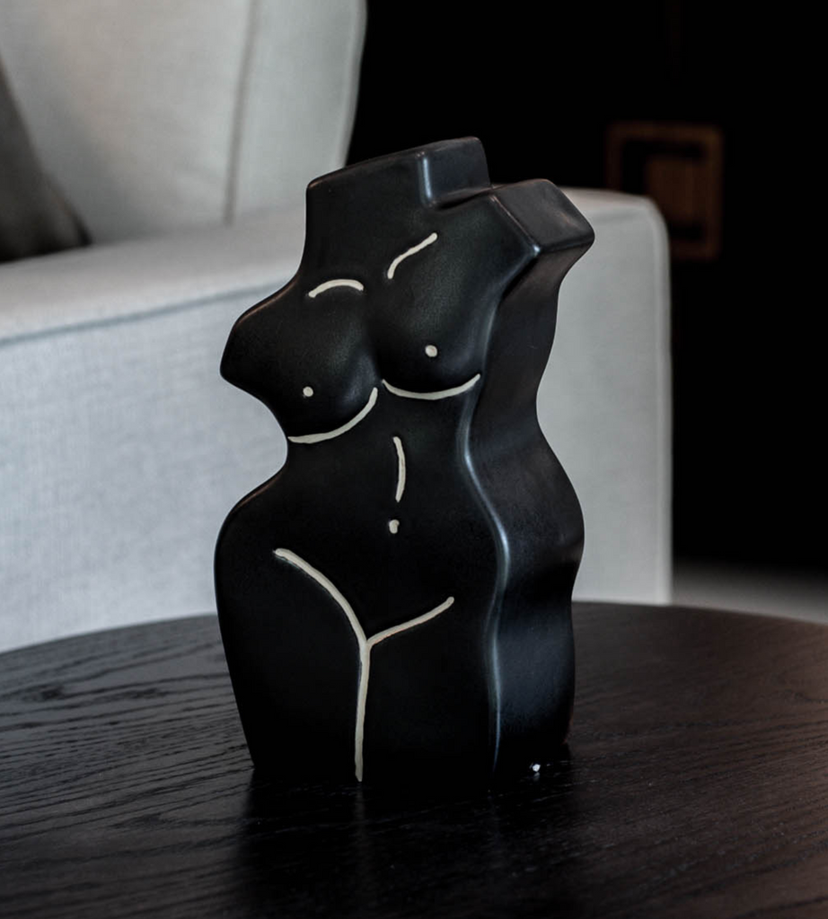 Black Porcelain Curve Body Vase