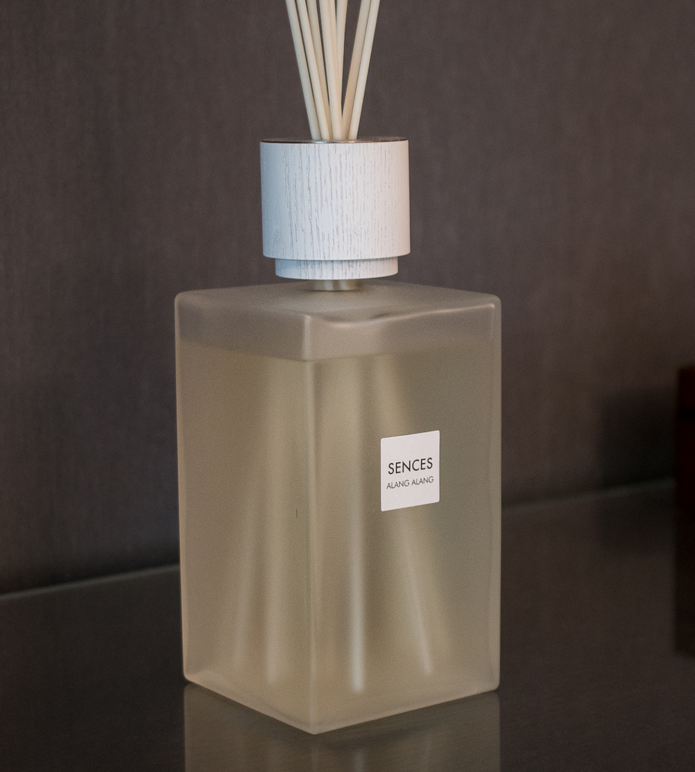 White Extra Large Alang Alang Reed Diffuser - 2200ml